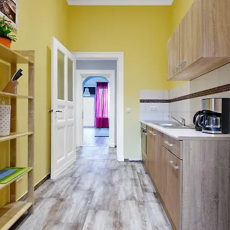 Apartment 8 People Vacation Family & Friends *
